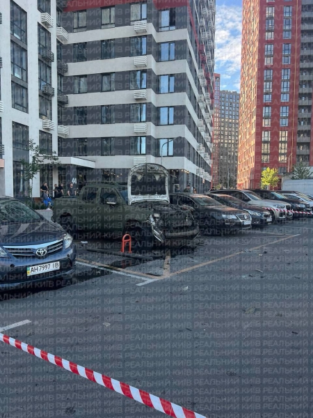 У Подільському районі Києва невідомі підірвали авто (фото)