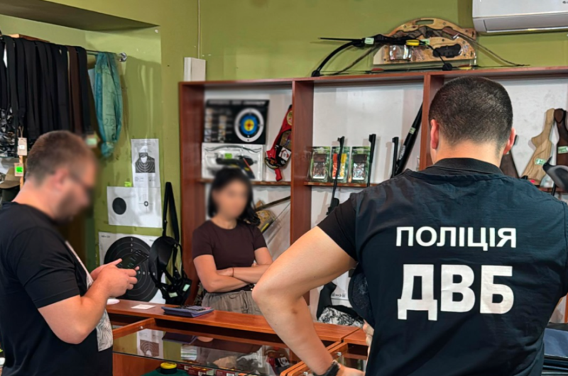 На Прикарпатті викрили масштабну схему видачі фальшивих дозволів на зброю (ФОТО)