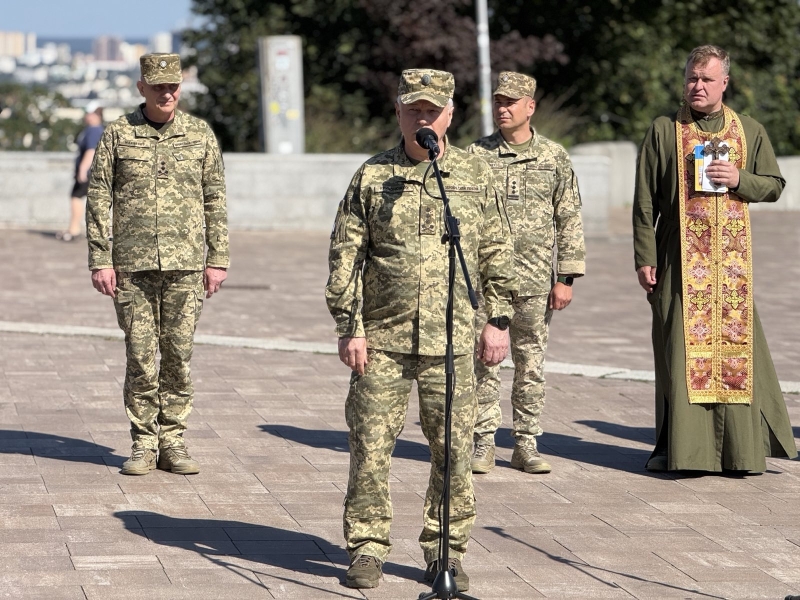 У Києві відбулося відкриття пам’ятного знака на честь воїнів Повітряних сил