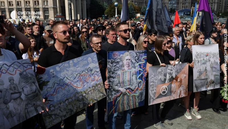 Київ попрощався із загиблим на війні художником Давидом Чичканом (фото)