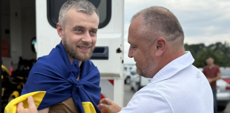 "890 днів у полоні": Долина зустріла свого героя Романа Теренчина (ВІДЕО)