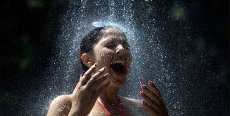 Холодний душ: користь чи шкода для тіла