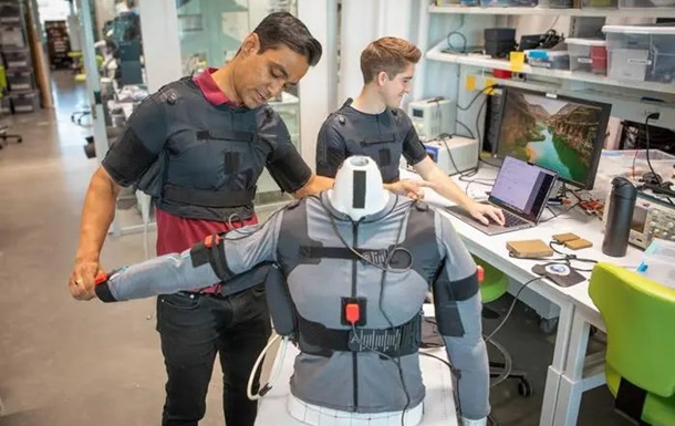 Вчені створили жилет, що допомагає відновити рухливість після інсульту