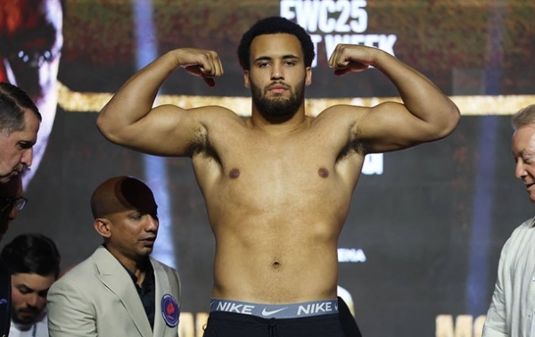 Хан розповів, чому поєдинок Усика з Ітаумою не повинен відбутися