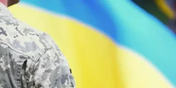 Військові пенсійного віку зможуть служити за контрактом