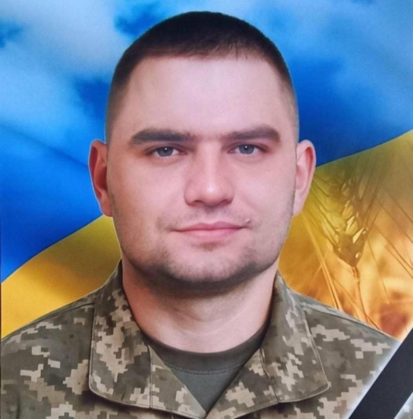 "Вічна слава Герою!": на Тернопільщину "на щиті" повертається воїн Олексій Карпов (ФОТО)