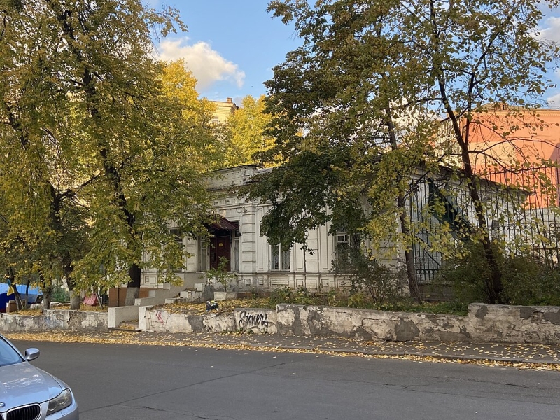 Столична прокуратура через суд вимагає порятунку історичної садиби Барбана