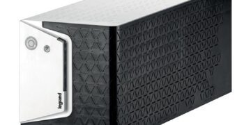 Зачем лаборатории нужен бесперебойник и как его выбрать?