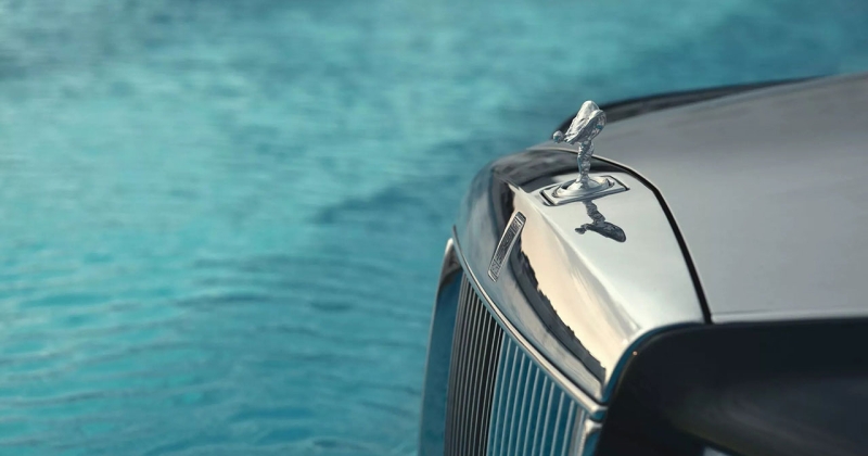 Rolls-Royce відправив Phantom у басейн, щоб відзначити зв'язок автомобіля з музичною індустрією