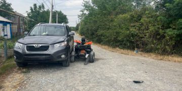 Одеська область: 6-річний хлопчик на квадроциклі в’їхав в авто