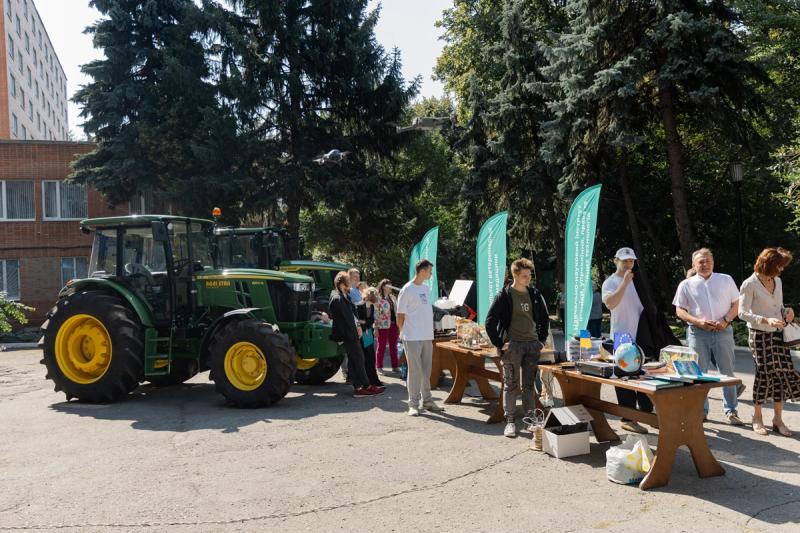 Безпека, ментальне здоров’я, подолання освітніх втрат, підтримка педагогів: на Полтавщині відбулася серпнева конференція освітян