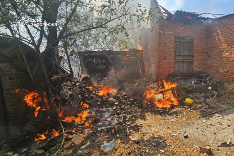 У Запорізькій області обстріли спричинили 11 пожеж: найбільше постраждало Гуляйполе