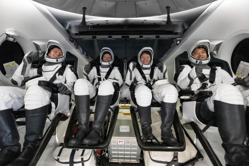 Чотири астронавти місії NASA Crew-10 повернулись на Землю після 5-місячного перебування на МКС