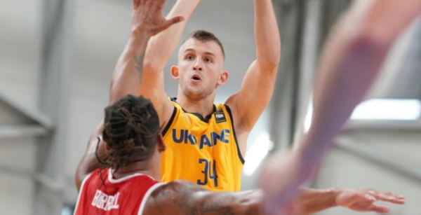 Захисник збірної України з баскетболу Тиртишник продовжить кар’єру у четвертому італійському дивізіоні Захисник збірної України з баскетболу Тиртишник продовжить кар’єру у четвертому італійському дивізіоні