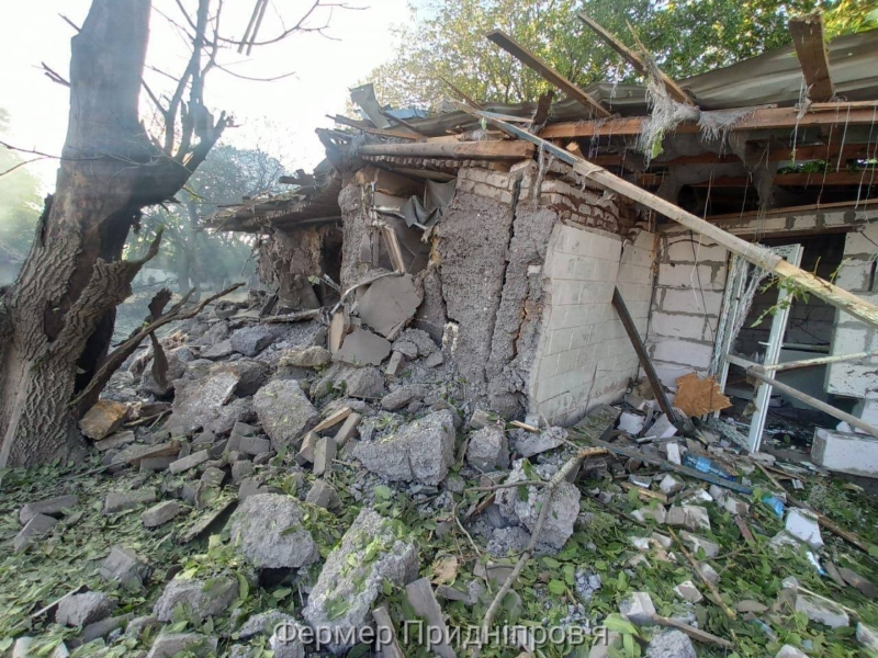 Дітям з Покровської громади, яких дістали з-під завалів вранці, лікарі надають допомогу