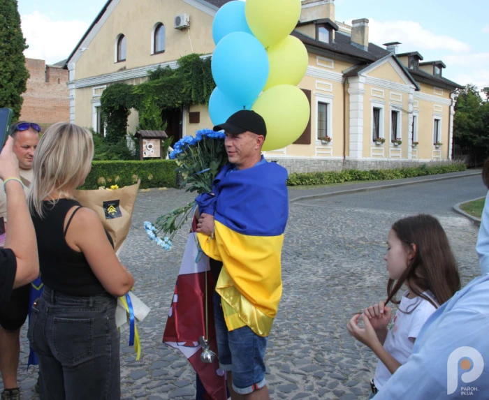 Лучани зустріли воїна «Сталевої Сотки» Володимира Киндюка, який повернувся з російського полону