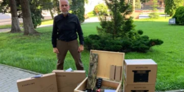 Луцька громада передала для двох військових частин модеми, станції та обладнання РЕБ