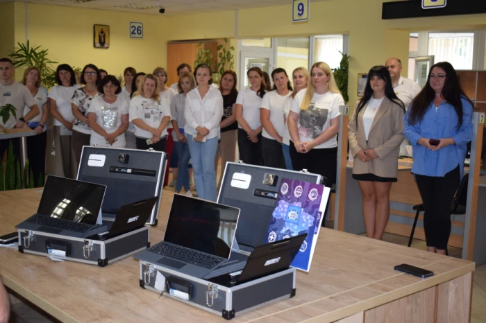 Луцький ЦНАП отримав «Мобільну валізу: послуги зможуть надавати на виїзді