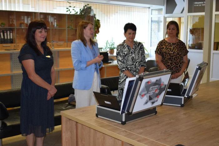 Луцький ЦНАП отримав «Мобільну валізу: послуги зможуть надавати на виїзді