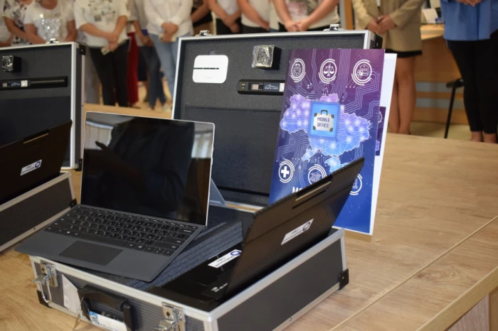 Луцький ЦНАП отримав «Мобільну валізу: послуги зможуть надавати на виїзді