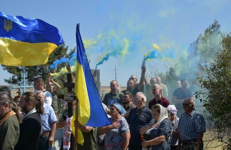 Миколаївщина провела в останню путь старшого лейтенанта Олега Нежлукченка, - ФОТО