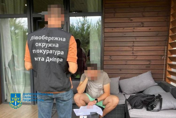 На Дніпропетровщині колишніх керівників підрозділів регіональної філії Укрзалізниці підозрюють у багатомільйонних оборудках