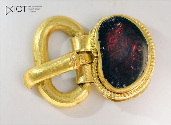 На Дніпропетровщині знайшли королівський золотий артефакт епохи гунів