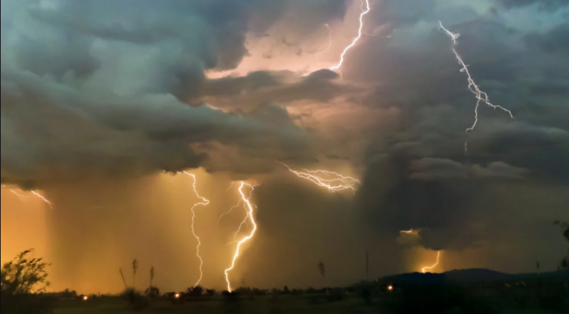 На Миколаївщину йде гроза та злива: оголошено жовтий рівень небезпеки