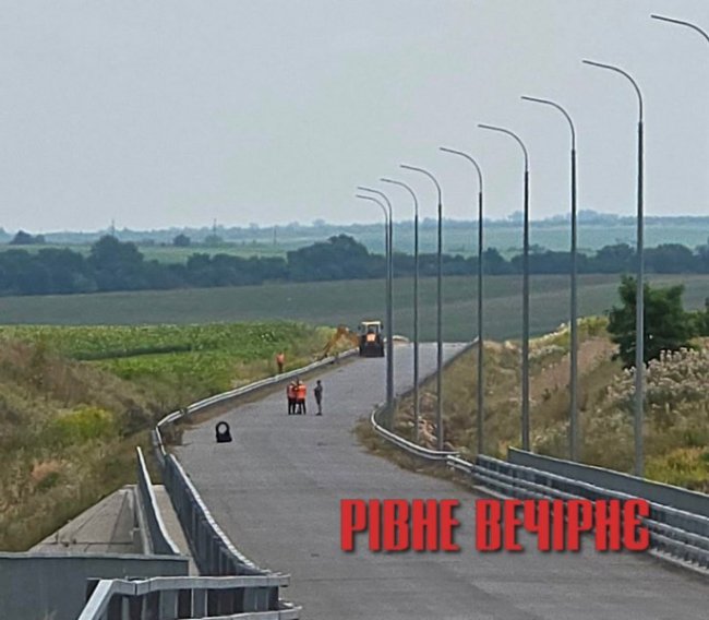 На північному об&rsquo;їзді Рівного уже з&rsquo;явилась будівельна бригада