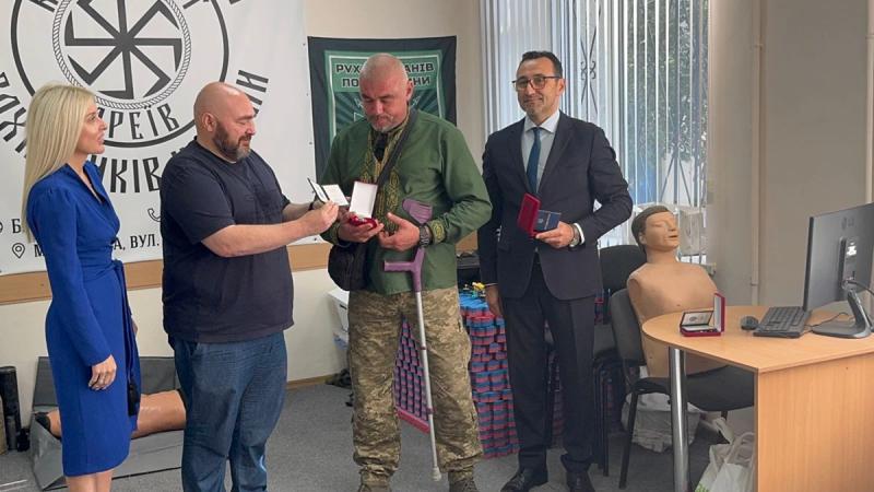 На Полтавщині чотирьом захисникам вручили нагрудні знаки &laquo;За вірність народу України&raquo;