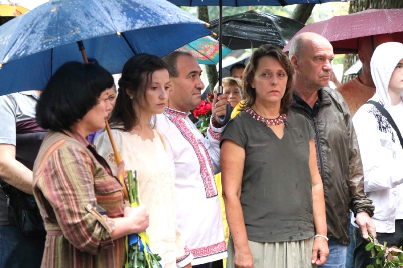 На школі в Полтаві відкрили меморіальну дошку Герою України Юліанові Матвійчуку