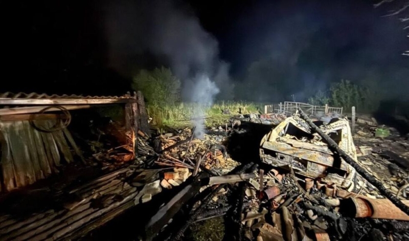 На Сумщині дали 3 роки чоловіку, який побив односельця та підпалив його домоволодіння