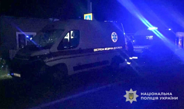 На Закарпатті швидка на смерть переїхала лучанина