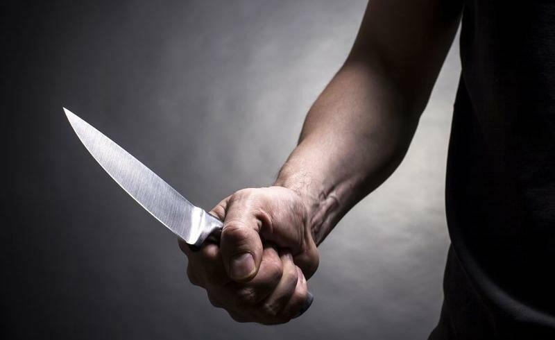 Разом пили, а потім ніж у живіт: на Миколаївщині затримали підозрюваного у вбивстві