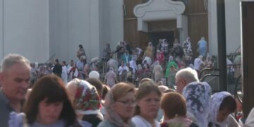 Сотні рівнян принесли кошики до Покровського собору (ВІДЕО)