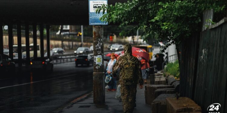 Станеться різке похолодання: уже з завтрашньої суботи в Україні почне відчутно знижуватися температура