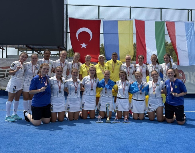 Тріумф на Євро: чоловіча та жіноча збірні України з хокею на траві вийшли у вищий дивізіон