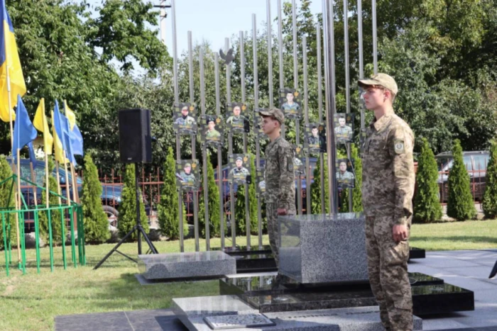 У Боратині відкрили Меморіал пам'яті Героїв