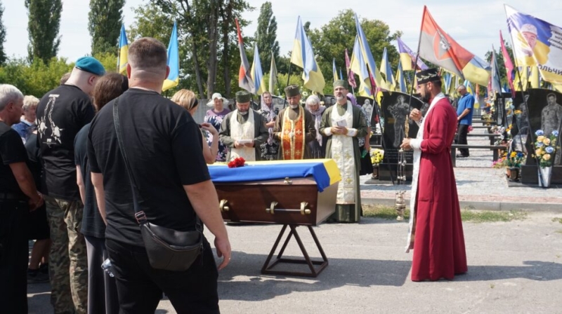 У Лебедині попрощалися із захисником Дмитром Пушкарем