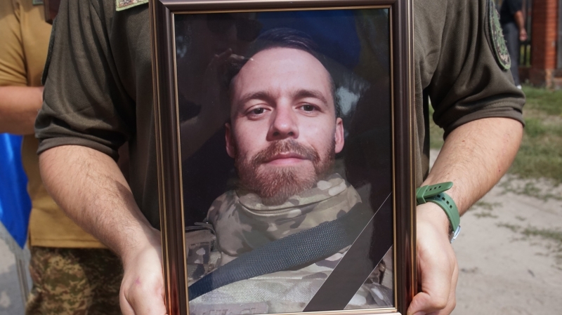 У Лебедині попрощалися із захисником Дмитром Пушкарем