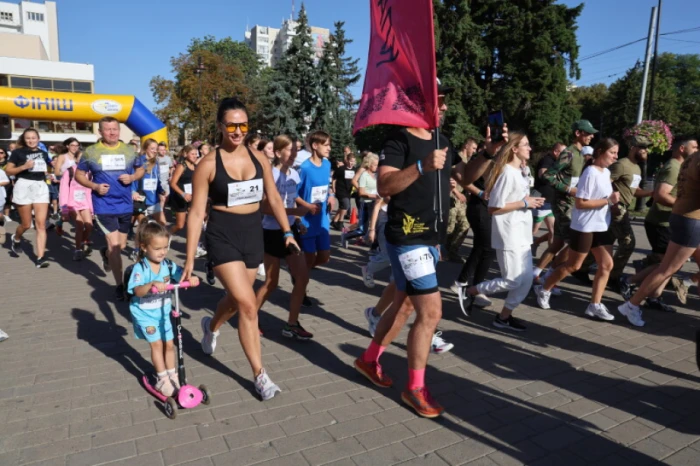 У Луцьку відбувся Всеукраїнський патріотичний забіг &laquo;Шаную воїнів, біжу за Героїв України&raquo;. ФОТО