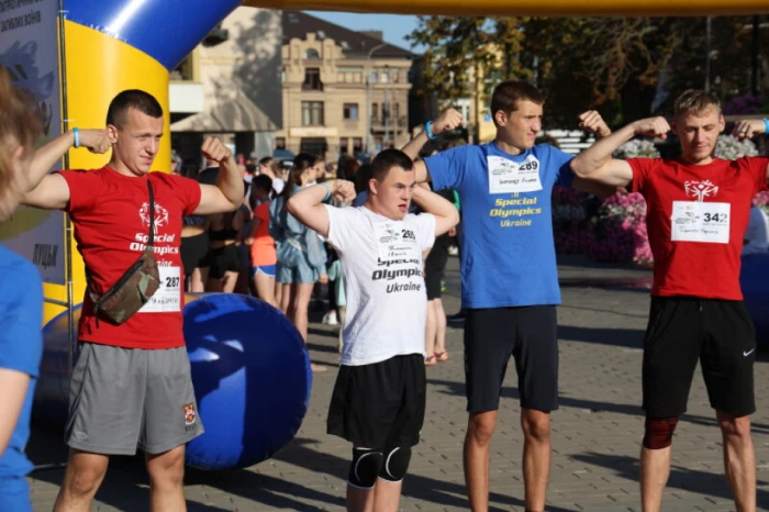 У Луцьку відбувся Всеукраїнський патріотичний забіг &laquo;Шаную воїнів, біжу за Героїв України&raquo;. ФОТО