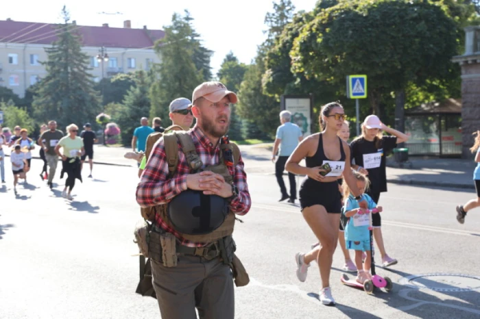 У Луцьку відбувся Всеукраїнський патріотичний забіг &laquo;Шаную воїнів, біжу за Героїв України&raquo;. ФОТО