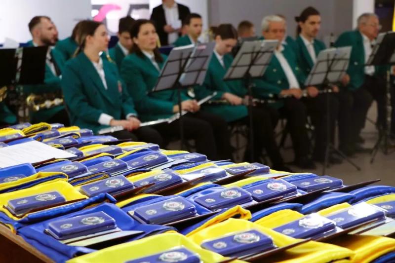 У Полтаві рідним полеглих Захисників і Захисниць передали відзнаки громади