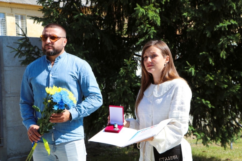 У Полтавській громаді сім’ям полеглих захисників України вручили почесні грамоти та відзнаки