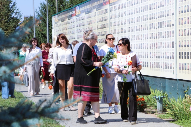 У Полтавській громаді сім’ям полеглих захисників України вручили почесні грамоти та відзнаки