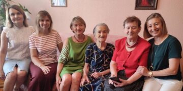 У Сумах привітали ювілярку зі 100-річчям