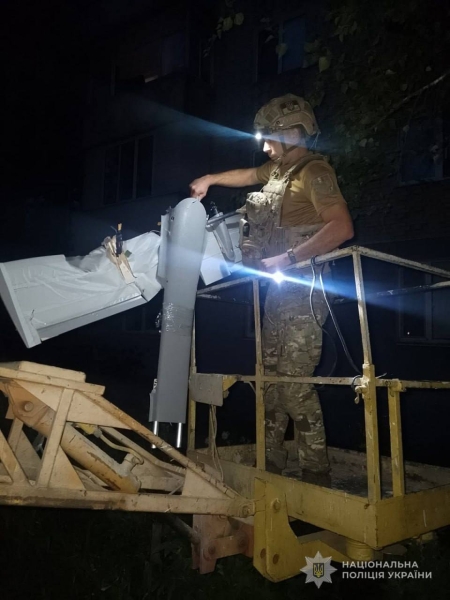 У Сумах російський БпЛА застряг у деревах біля багатоповерхівки
