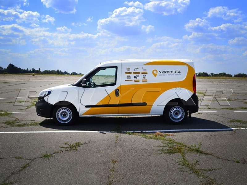 У Сумському районі під ворожий удар потрапив автомобіль «Укрпошти»