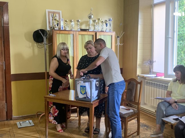 У Зорі обрали нову керівницю, бо попередню усунув суд